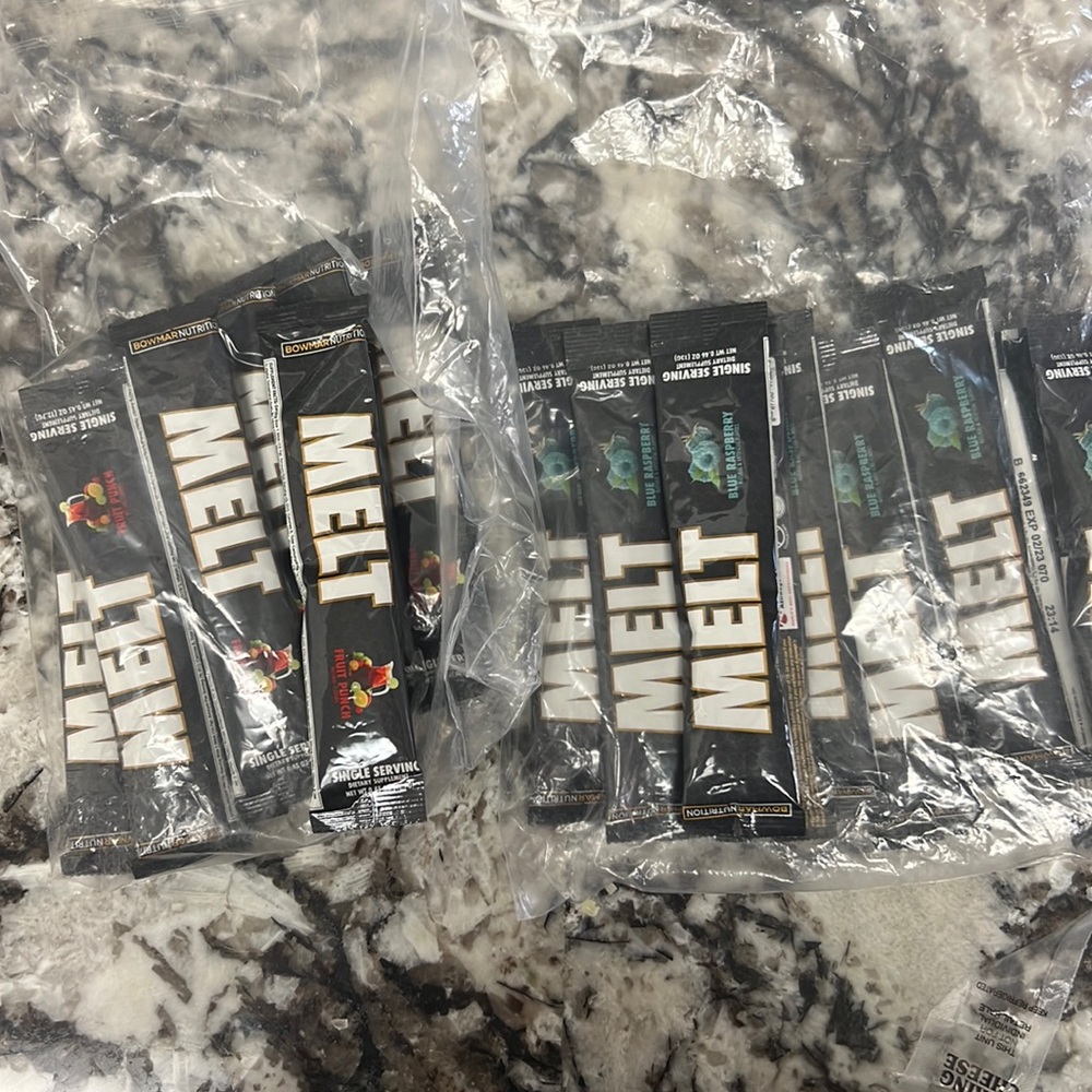 Melt by bowmar nutrition 8 fruit punch and 10 blue raspberry single serving